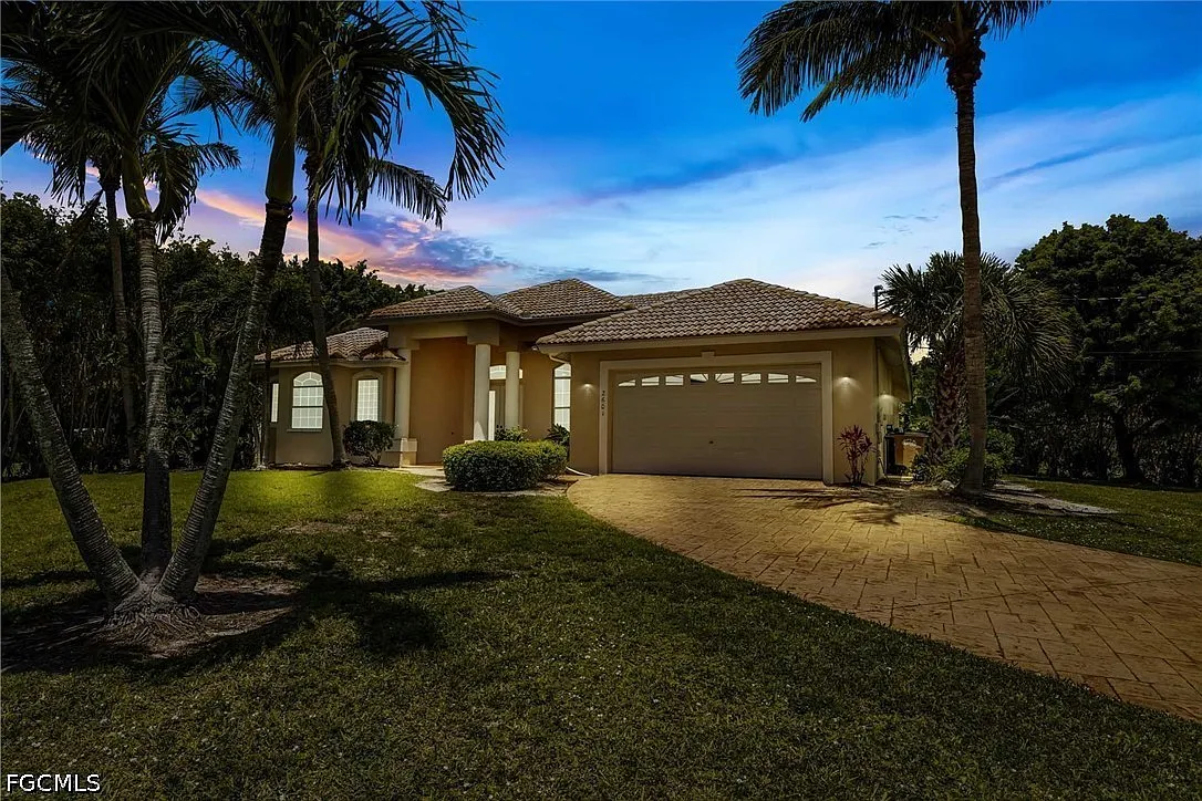 3 bed, 3.0 bath, 2287 sqft, $10,930 — Photo 4