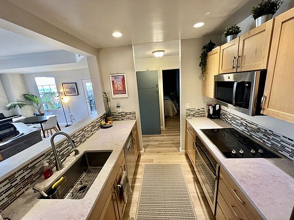 2nd image of 300 W 11th Ave Unit 10D