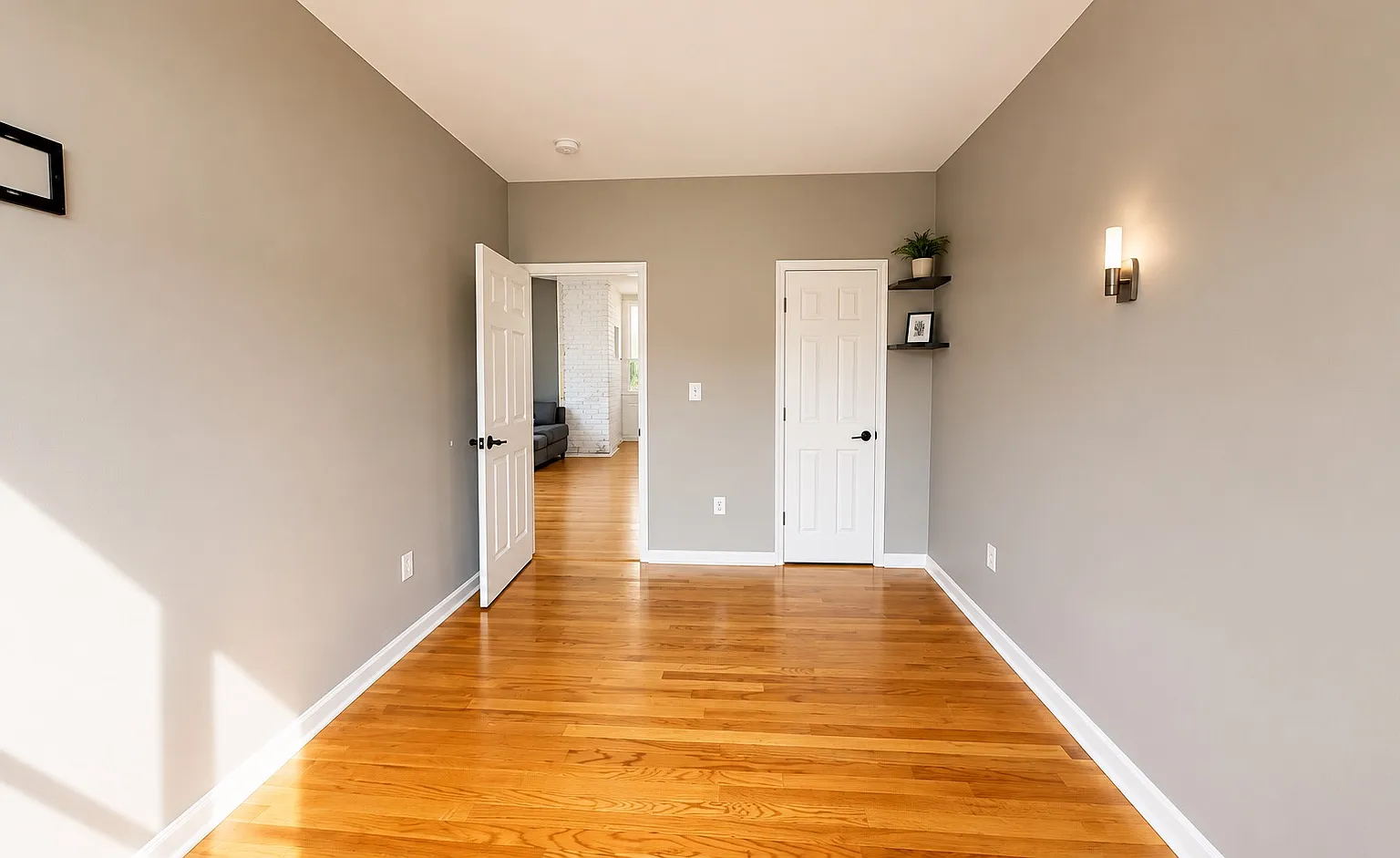 2 bed, 724 sqft, $2,000 — Photo 2