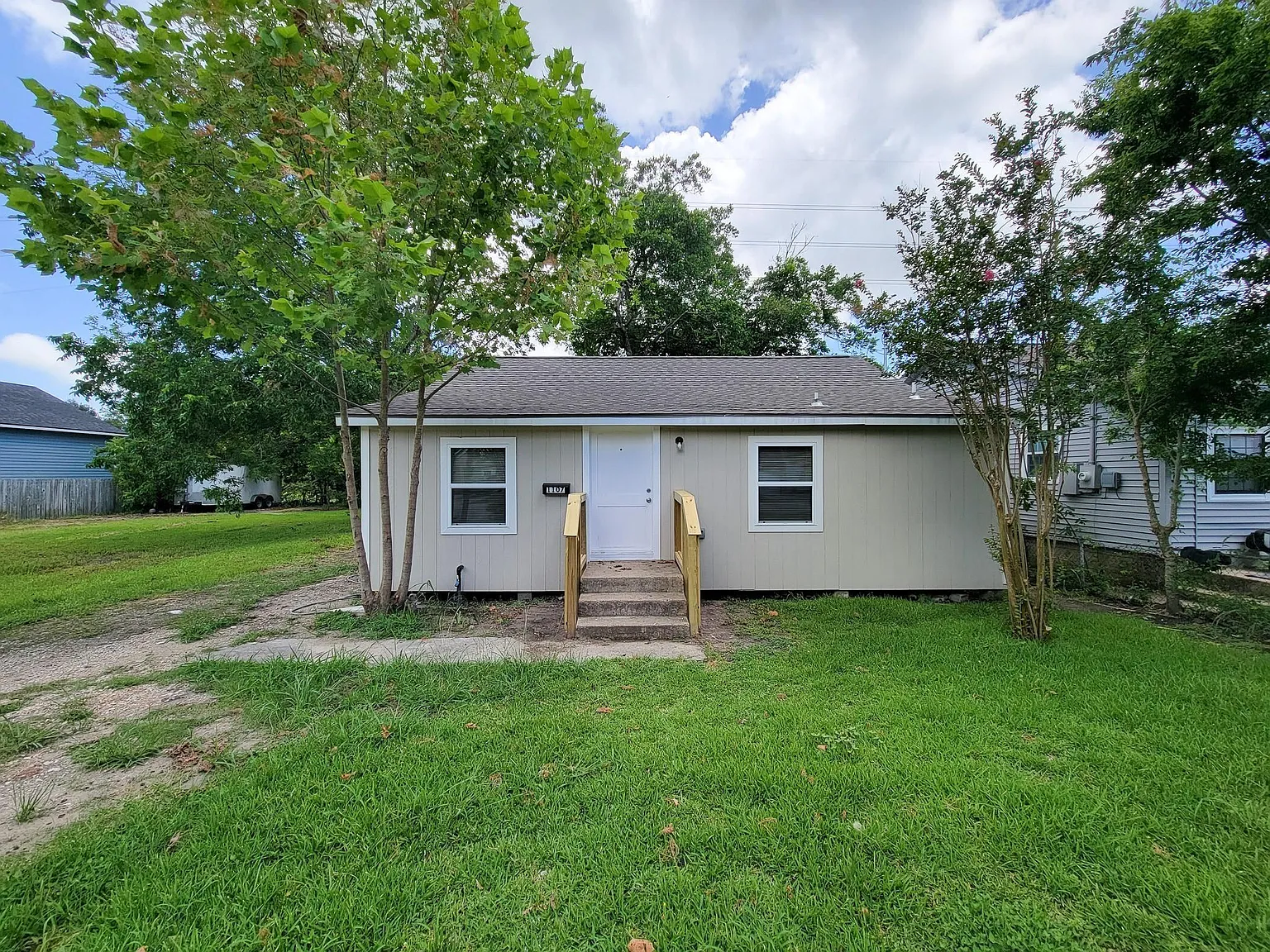 3 bed, 1300 sqft, $1,375 — Photo 1