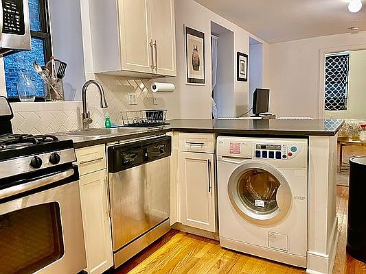 3rd image of 305 W 150th St APT 105