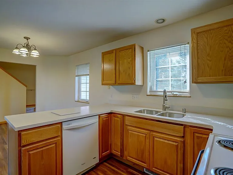 236 Harbour Town Dr — Photo 8