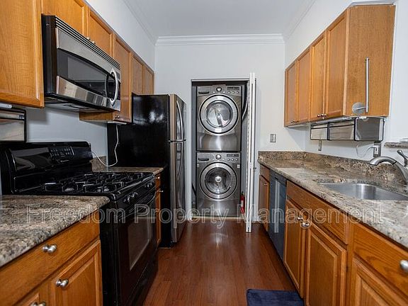 2nd image of 2204 Westcourt Ln APT 121