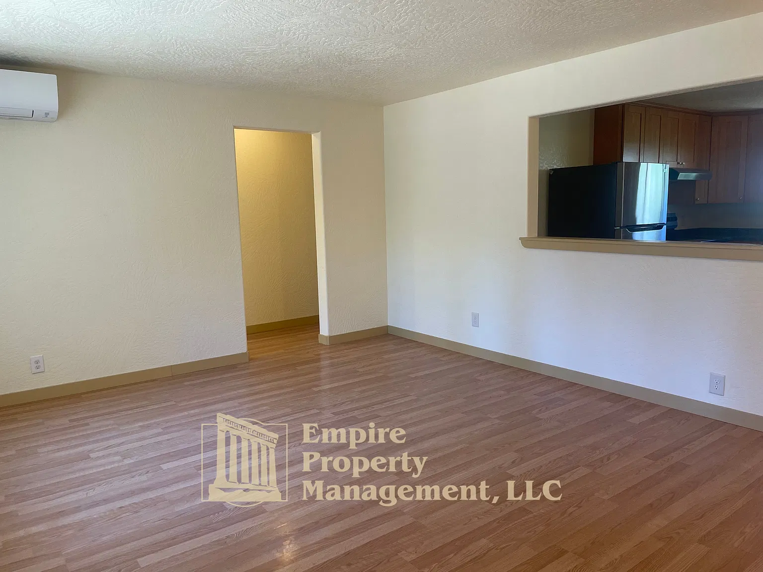 4355 River Road - 4 — Photo 2