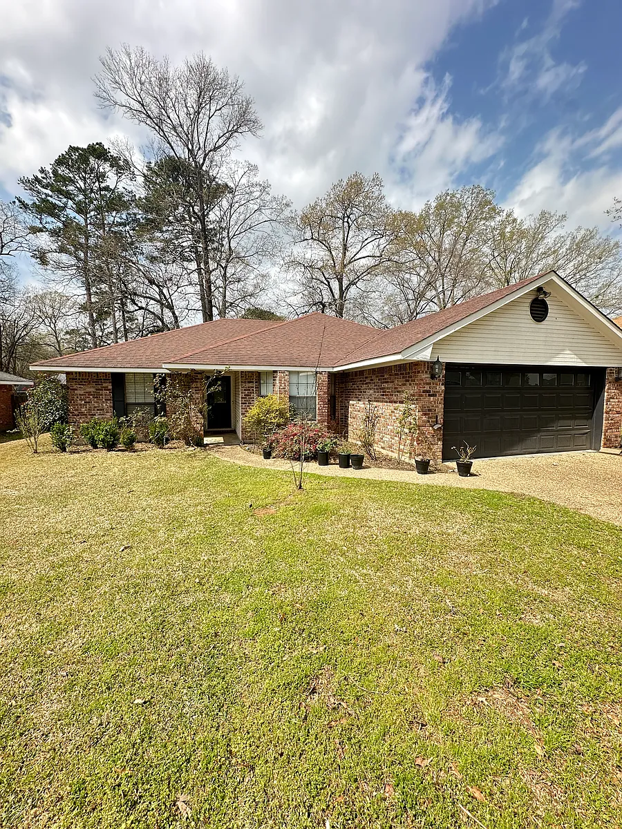Building Photo - 8814 Chadwick Dr