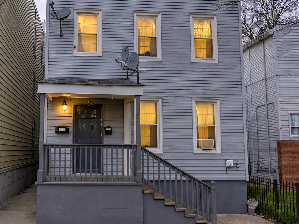 61 Brenner St #2