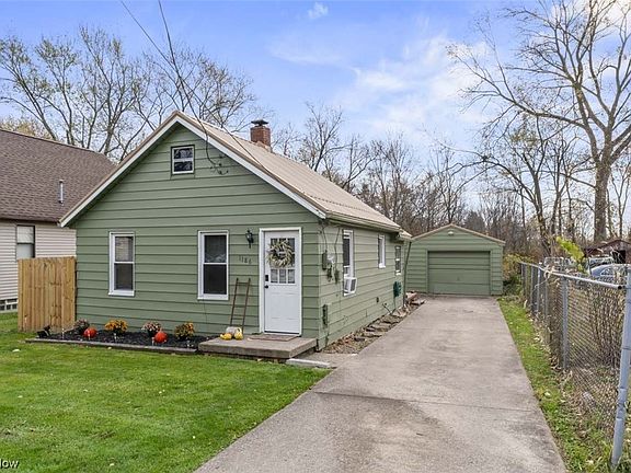 3rd image of 1186 Emerson Ave