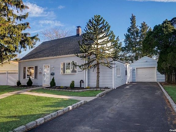 2nd image of 56 Meadow Ln