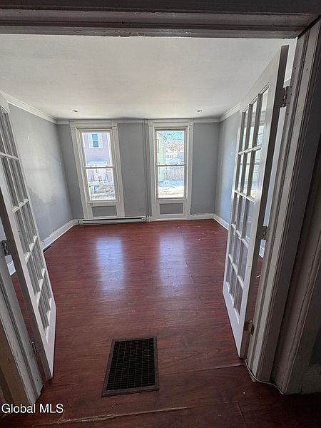 4th image of 114 Congress Street