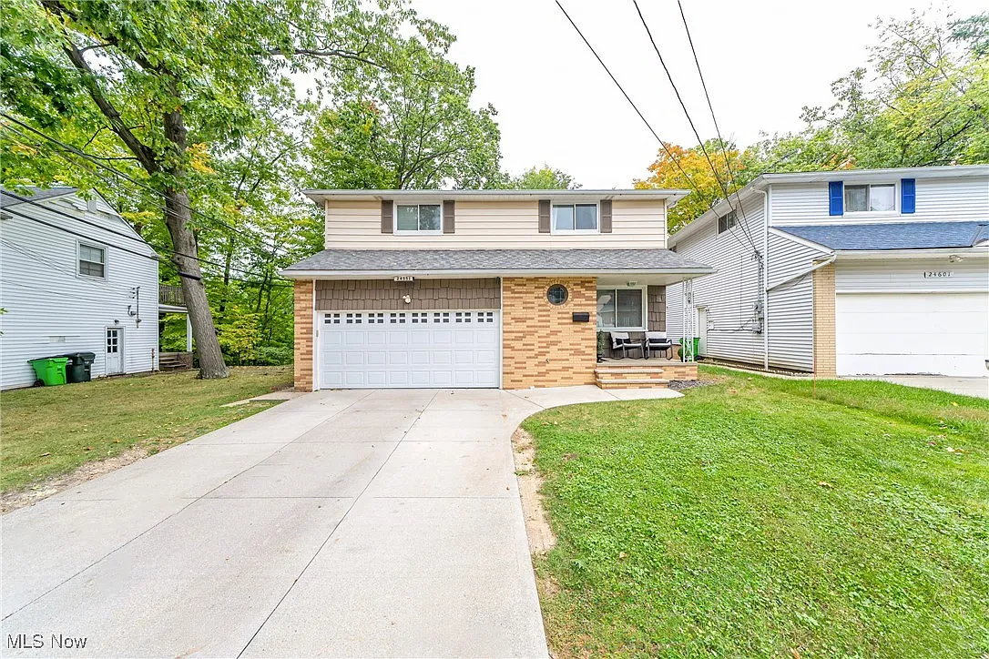 24551 Oakhill Dr photo 1