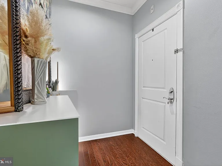 401 13th St NE #311 — Photo 37