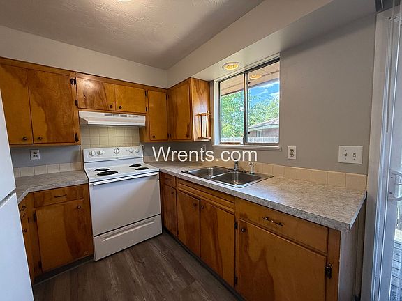5th image of 2909-2911 E Rockwell Ave #2909