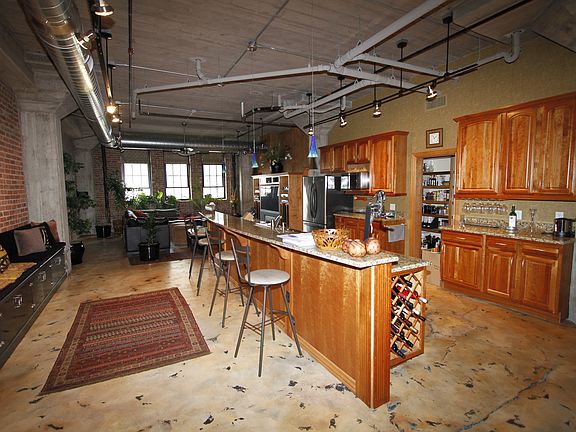 Kitchen & Island Seating