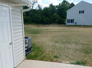 137 Cedarwood Dr #EH, Denver, PA 17517