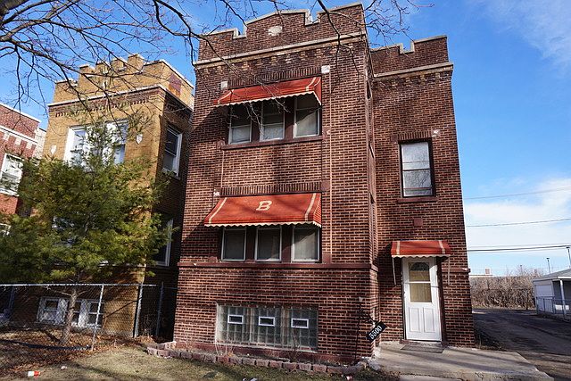 1st image of 5500 W Cortland St