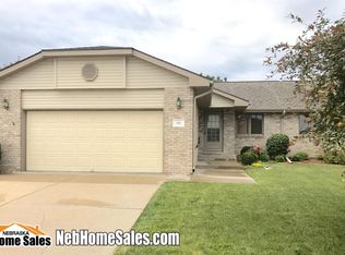 2911 Splitrail Ln, Lincoln, NE 68506