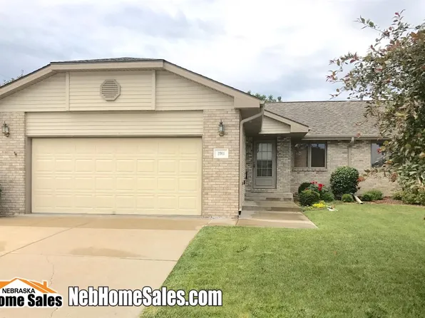 2911 Splitrail Ln, Lincoln, NE 68506