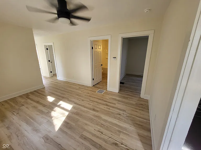 2462 Main St — Photo 3