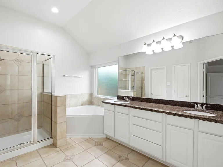 31710 Midlake Park — Photo 21
