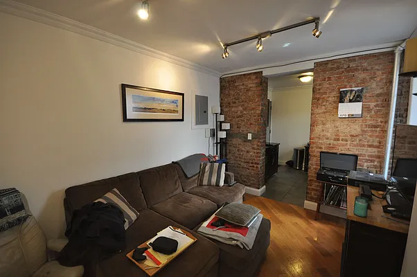 Rented by REAL New York | media 10