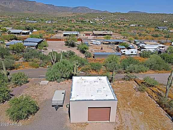 2nd image of 48908 N 7TH Avenue