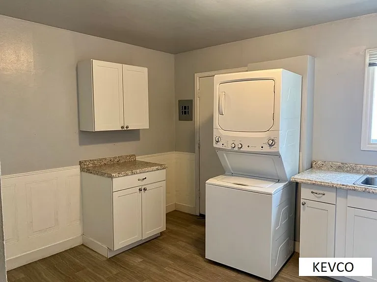 314-320 Alpert Ave — Photo 5