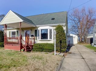1063 Roosevelt Ave, Cuyahoga Falls, OH 44221