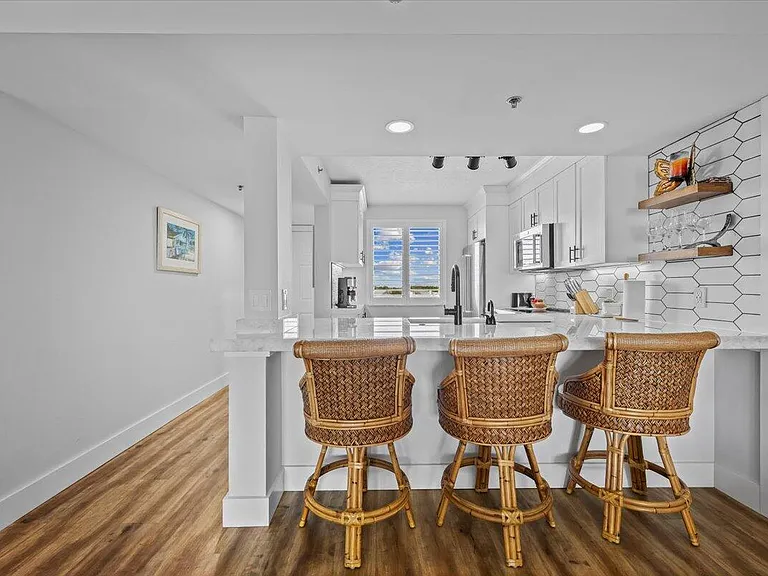 201 S Seas Dr #404 — Photo 7