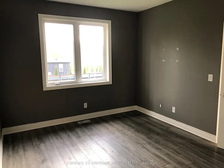8439 Willoughby Dr W — Photo 4