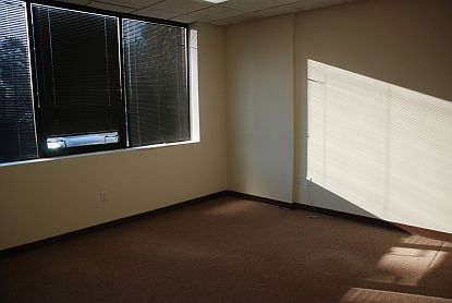 2nd image of 300 Pantigo Pl Ste 115