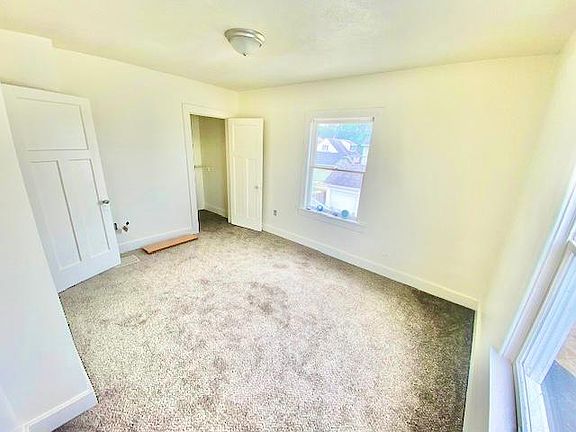 2nd image of 2033 King Ave
