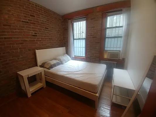 Rented by Downtown Mgt & Realty LLC | media 10