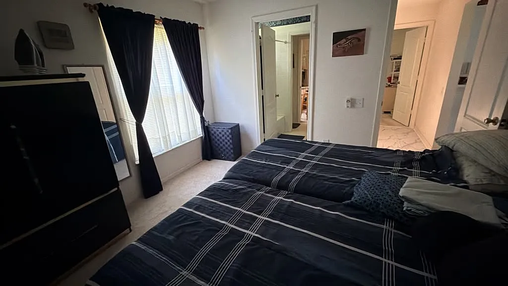 5 bed, 2503 sqft, $1,400 — Photo 3