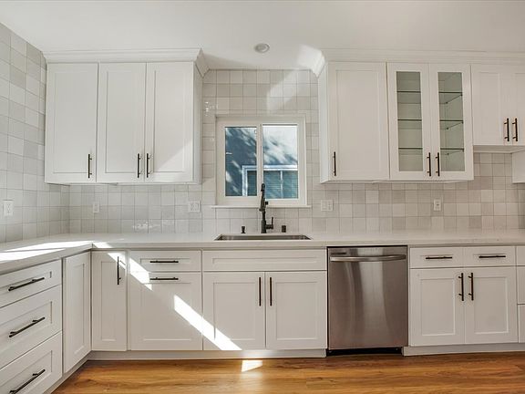 3rd image of 16329 Napa St #1