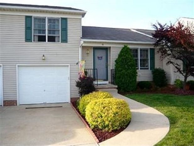 1st image of 650 Sturbridge Dr Unit 11