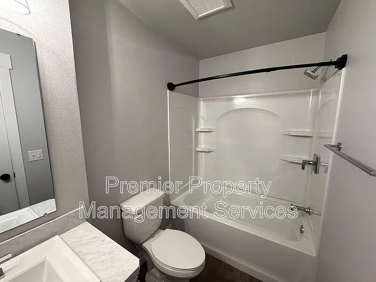 1678 Saint George Blvd — Photo 11