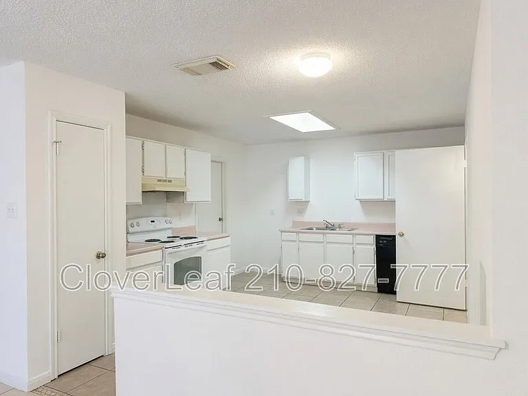 9714 Frost Plain Dr — Photo 11