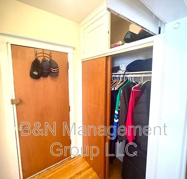 1063 W Dakin St #1 — Photo 12