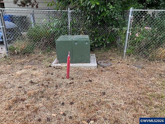 5th image of 2045 Hollywood Dr NE