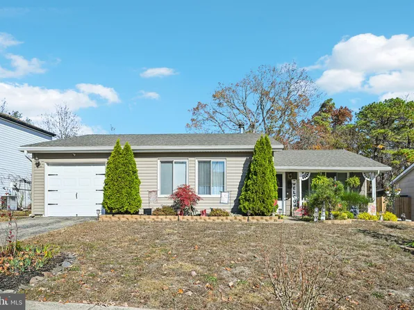 60 Bowline St, Barnegat, NJ 08005