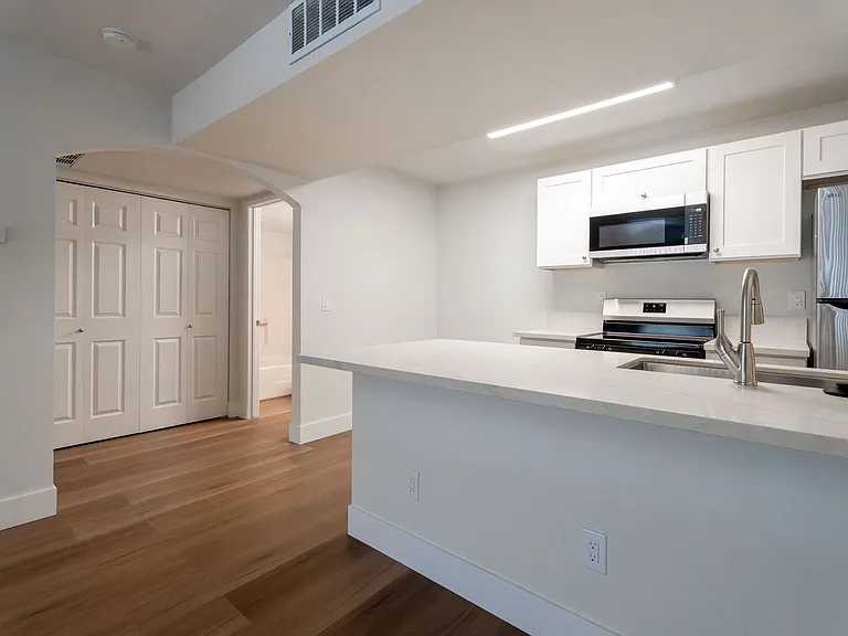 5158 S Jones Blvd #203 — Photo 20