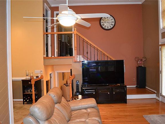 2nd image of 1884 Stonewood Dr