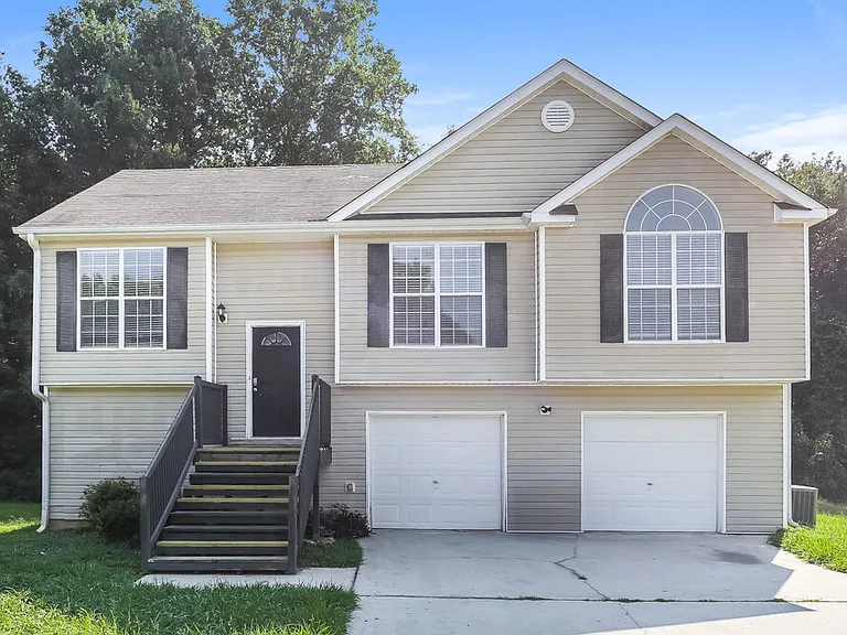 9447 Rollinghills Dr — Photo 1