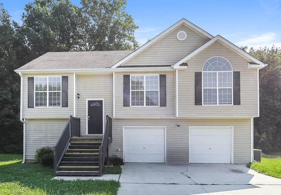 9447 Rollinghills Dr