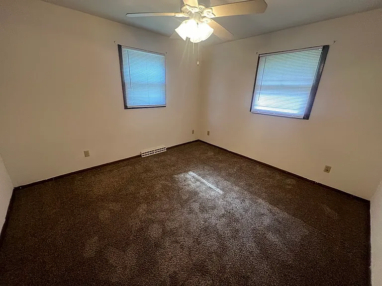 7313 Farmington Way — Photo 21