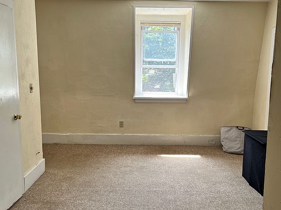 4th image of 52 Pleasant St APT 11