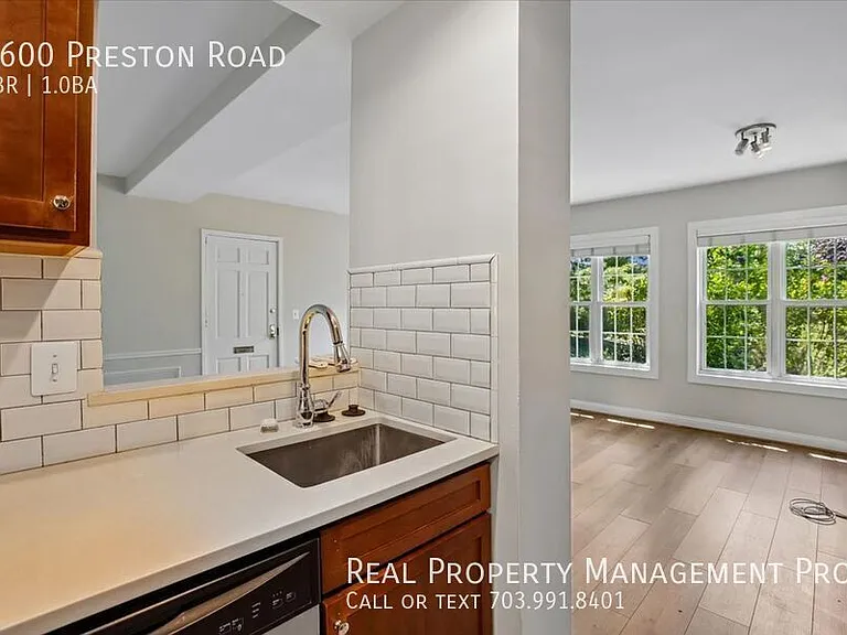 1600 Preston Rd — Photo 10