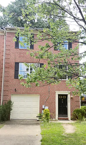 2100 Colonel Way Photo 1