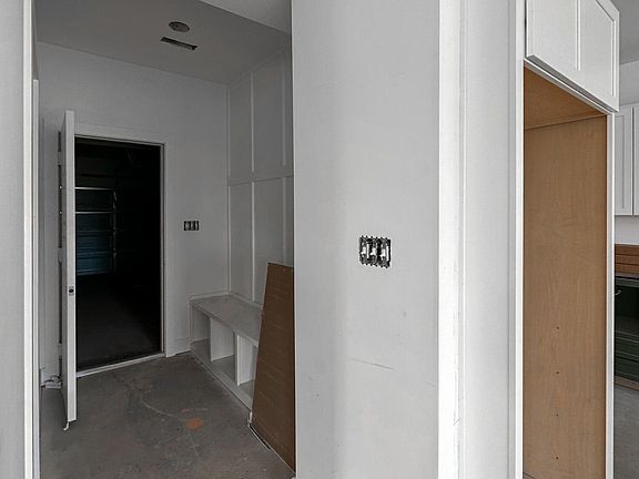 5th image of 204 Krauss Dr