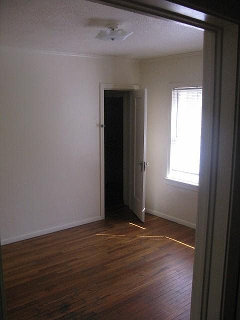 2nd image of 1309 Hemlock St